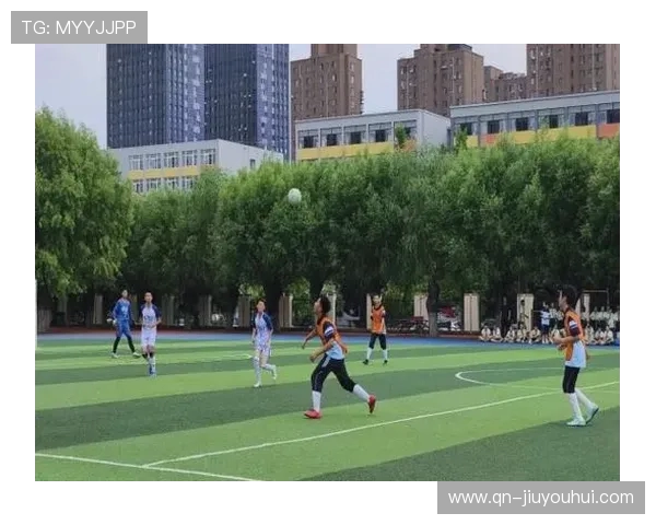 成人足球培训全新体验打造激情绿茵提升技巧乐享团队竞技